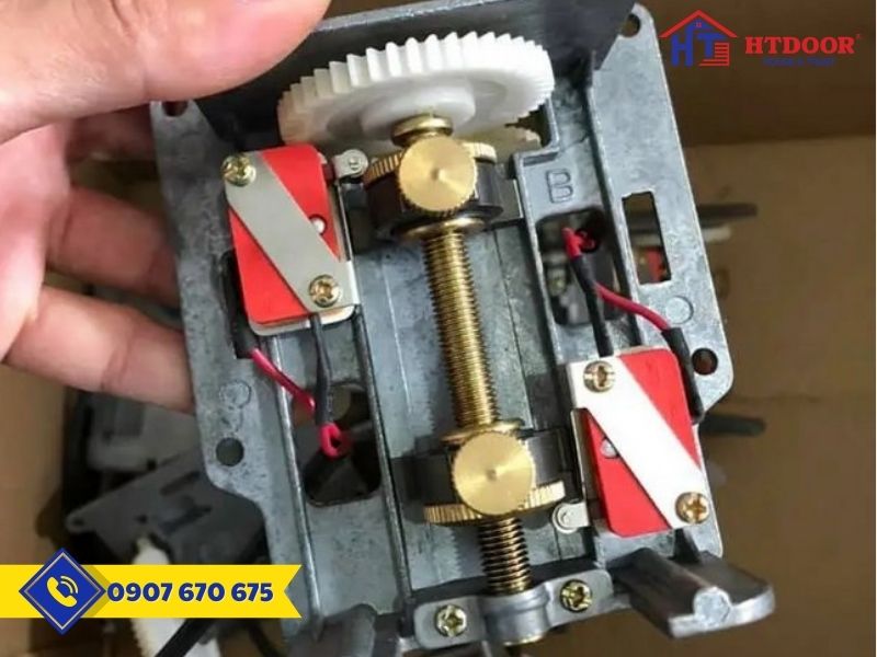 Công tắc hành trình motor cửa cuốn