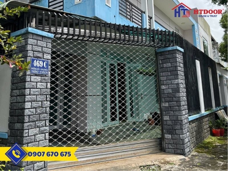 Cửa cuốn mắc võng inox nhà khách tại Bến Tre