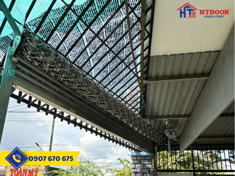 Cửa cuốn mắc võng inox gắn motor