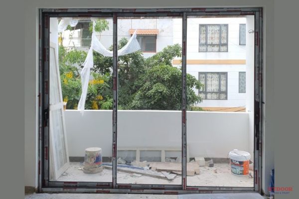 Cửa đi lùa 3 ray 3 cánh