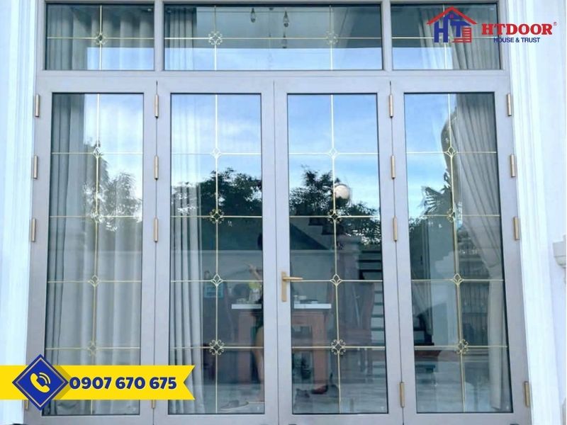 Cửa đi Maxpro kính hộp nan đồng