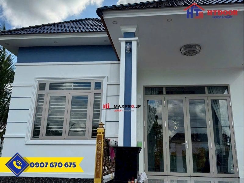 Cửa đi nhôm Maxpro nhà khách - HTDoor