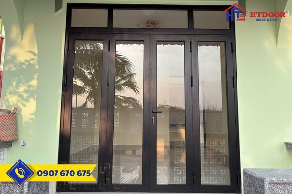 Cửa đi 4 cánh mở quay - Kết cấu chắc chắn