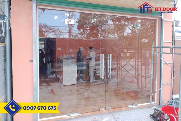 Cửa kính cường lực 12ly