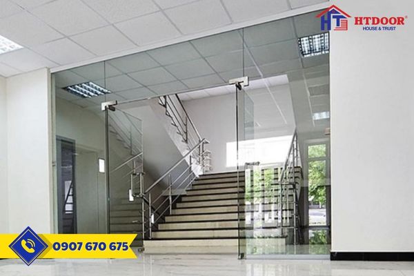 Cửa kính cường lực bản lề sàn cho cửa hàng