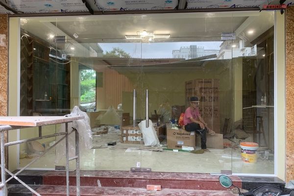 Lắp đặt cửa kính cường lực tại Trà Vinh