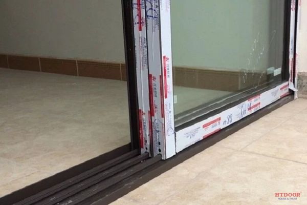 Cửa lùa 3 ray nhôm Xingfa