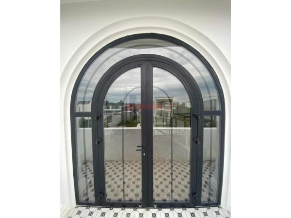 Cửa đi nhôm Xingfa uốn vòm chia đố