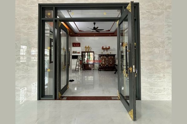 Cửa nhôm hệ thủy lực 