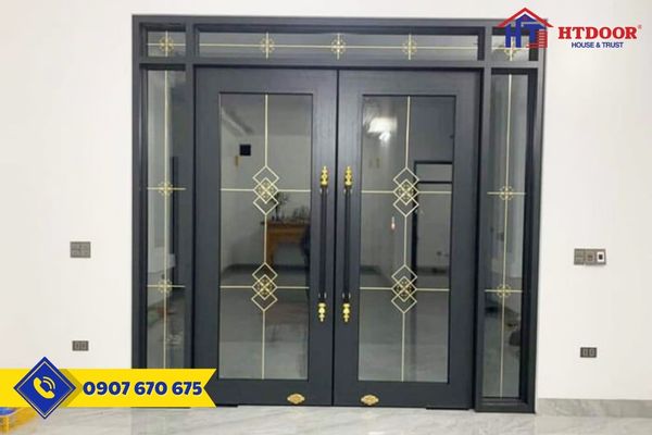 Công trình cửa hệ thủy lực nhà cô Ly ở Giồng Trôm