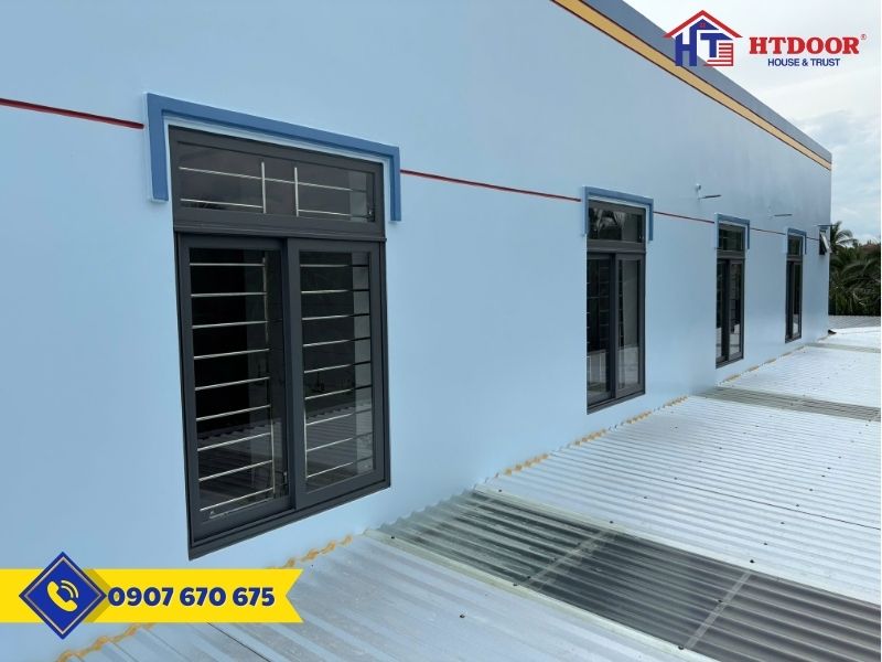 Cửa nhôm Xingfa mở lùa nhà khách - HTDoor