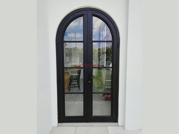 Cửa đi nhôm Xingfa uốn vòm 2 cánh mở quay