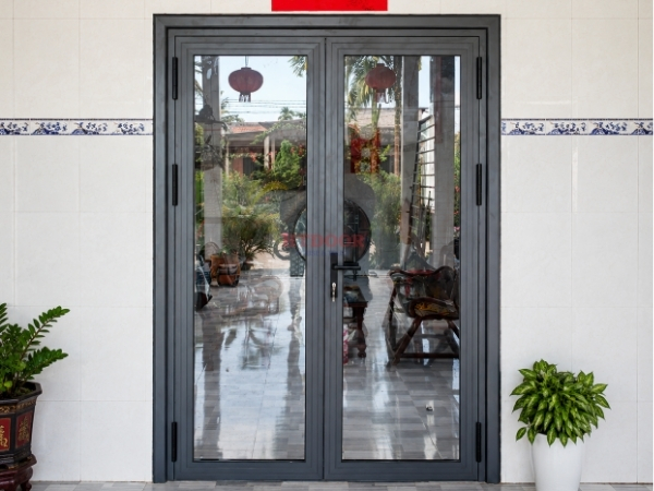 Cửa đi nhôm Xingfa 2 cánh mở quay 