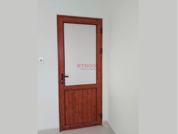 Cửa đi mở quay 1 cánh màu vân gỗ