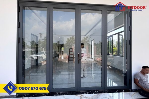 Cửa đi 4 cánh mở quay nhôm Xingfa nhập khẩu