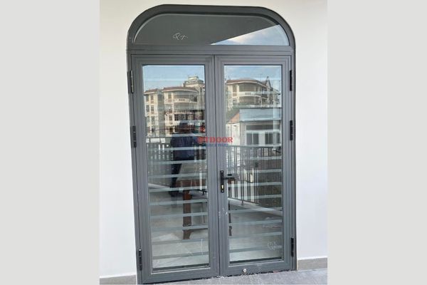 Cửa nhôm 2 cánh uốn vòm