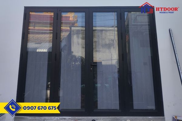 Cửa đi nhôm Xingfa màu đen