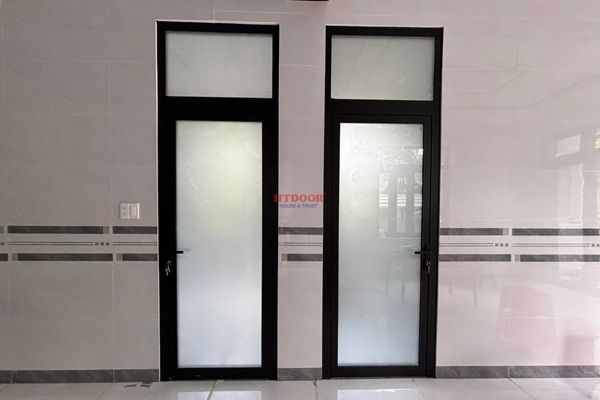 Cửa đi nhôm Xingfa mở quay hệ 55