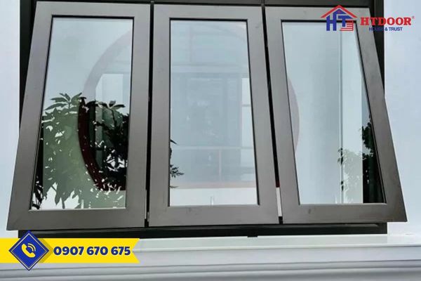 Cửa sổ mở hất