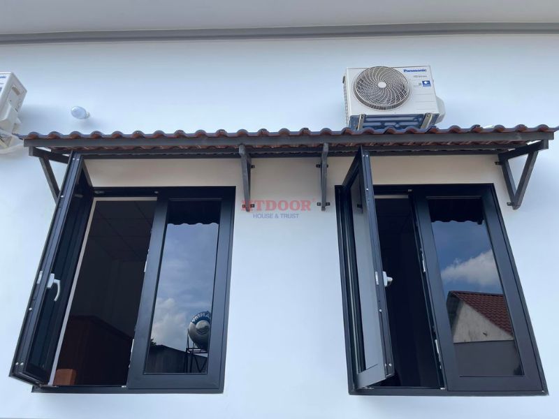 Cửa sổ nhôm Xingfa 2 cánh mở quay