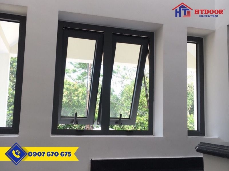 Cửa sổ mở hất cho các tầng cao chung cư