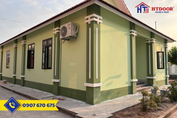 Cửa sổ mở quay nhôm Xingfa màu đen 2 cánh