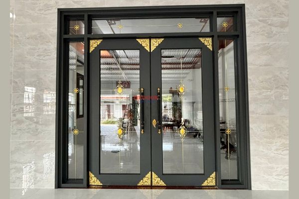 Cửa nhôm hệ thủy lực - lựa chọn sang trọng bề thế cho mặt tiền