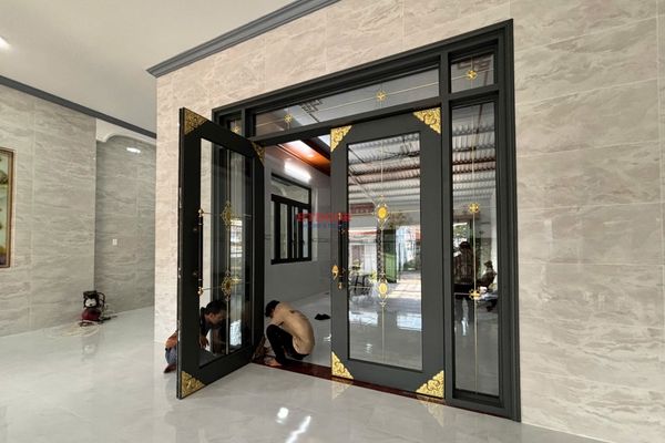 Lắp đặt cửa tại công trình