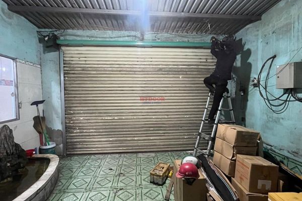 Cửa cuốn bị hỏng nặng