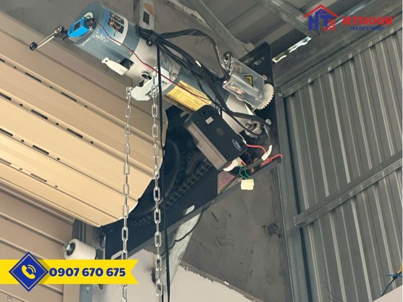 Motor cửa cuốn lắp cho cửa cuốn công nghệ Đức tại Tiền Giang