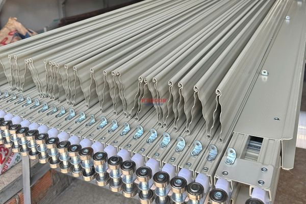 Sản xuất cửa kéo sơn tĩnh điện tại xưởng