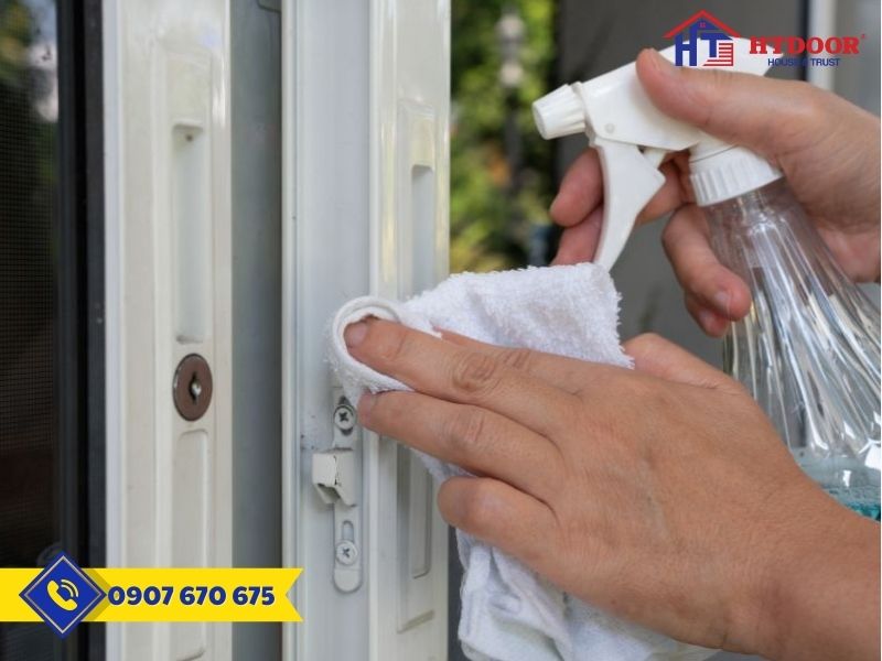 Vệ sinh cửa nhôm