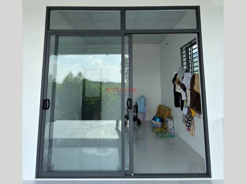 Cửa đi nhôm Xingfa lùa 2 cánh